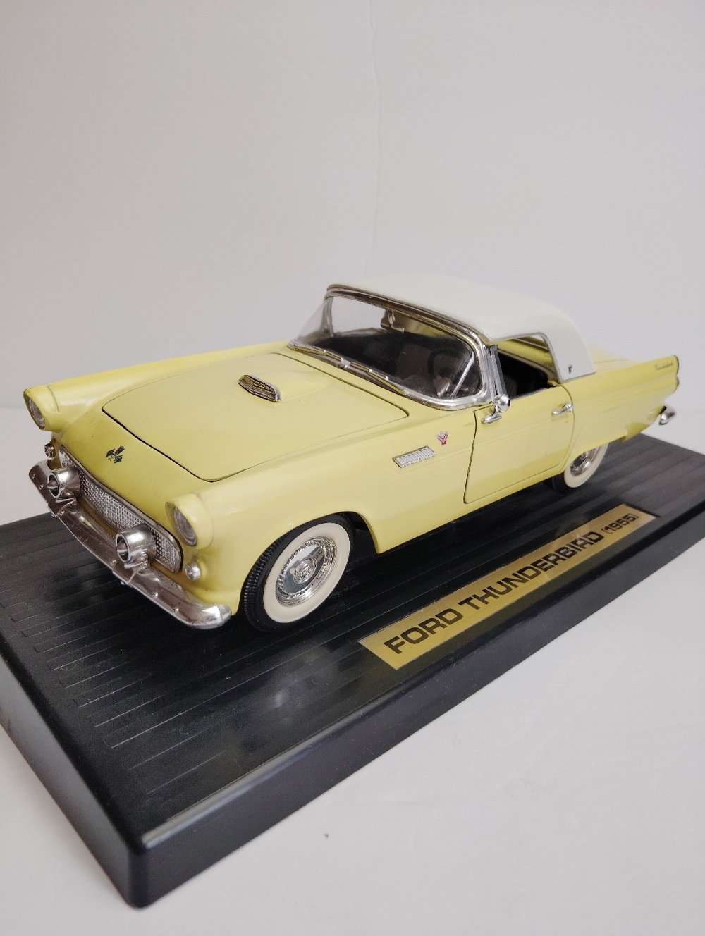 Road Tough 1955 Ford Thunderbird Hard Top Yellow Die Cast Metal Car & Base 1:18